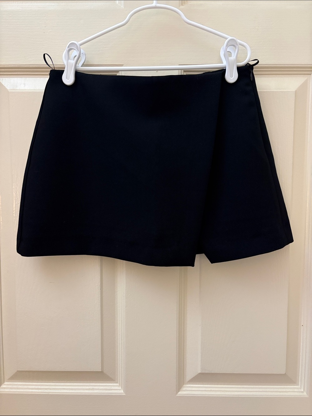 Zara black asymmetric skort